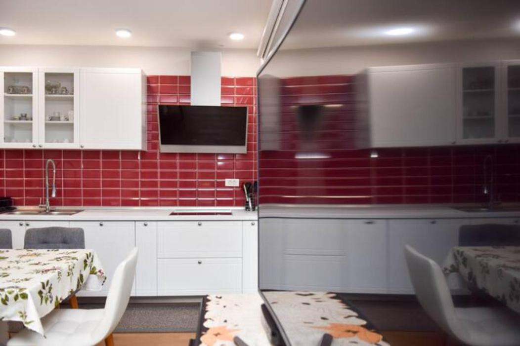 Apartamento 2Bdr Apt With Cathedral View - Excellent Location Sarajevo Exterior foto